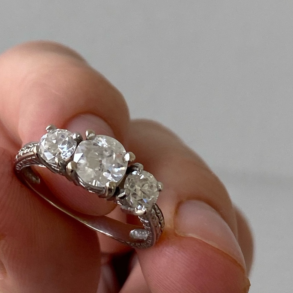 VINTAGE STYLE ENGAGEMENT DIAMOND RING